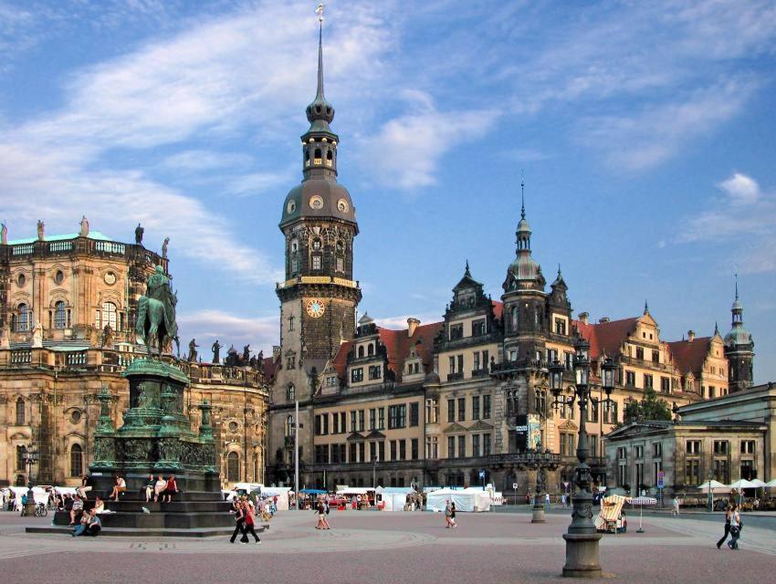Schones Zimmer Naher Bahnhof Neustadt Dresden Zentral Wlan Buitenkant foto